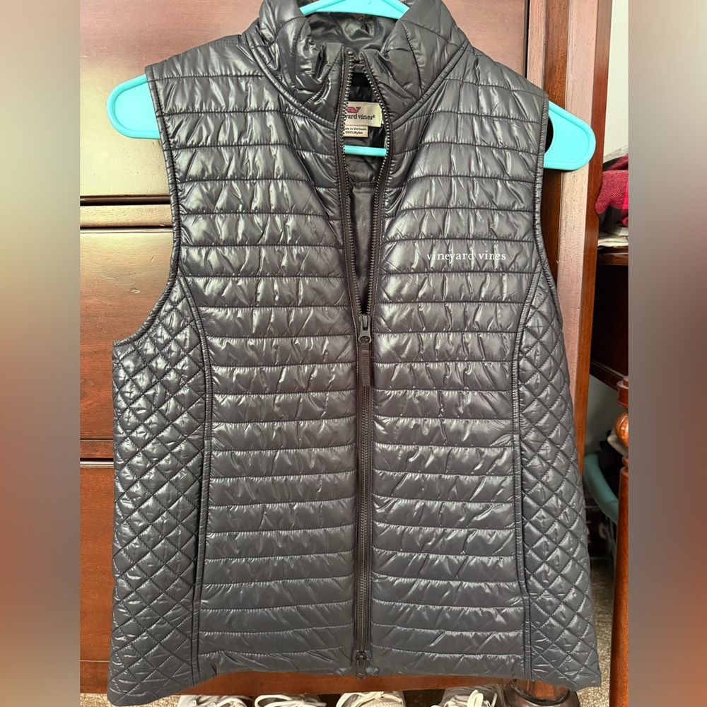 Vineyard Vines women’s vest in navy blue